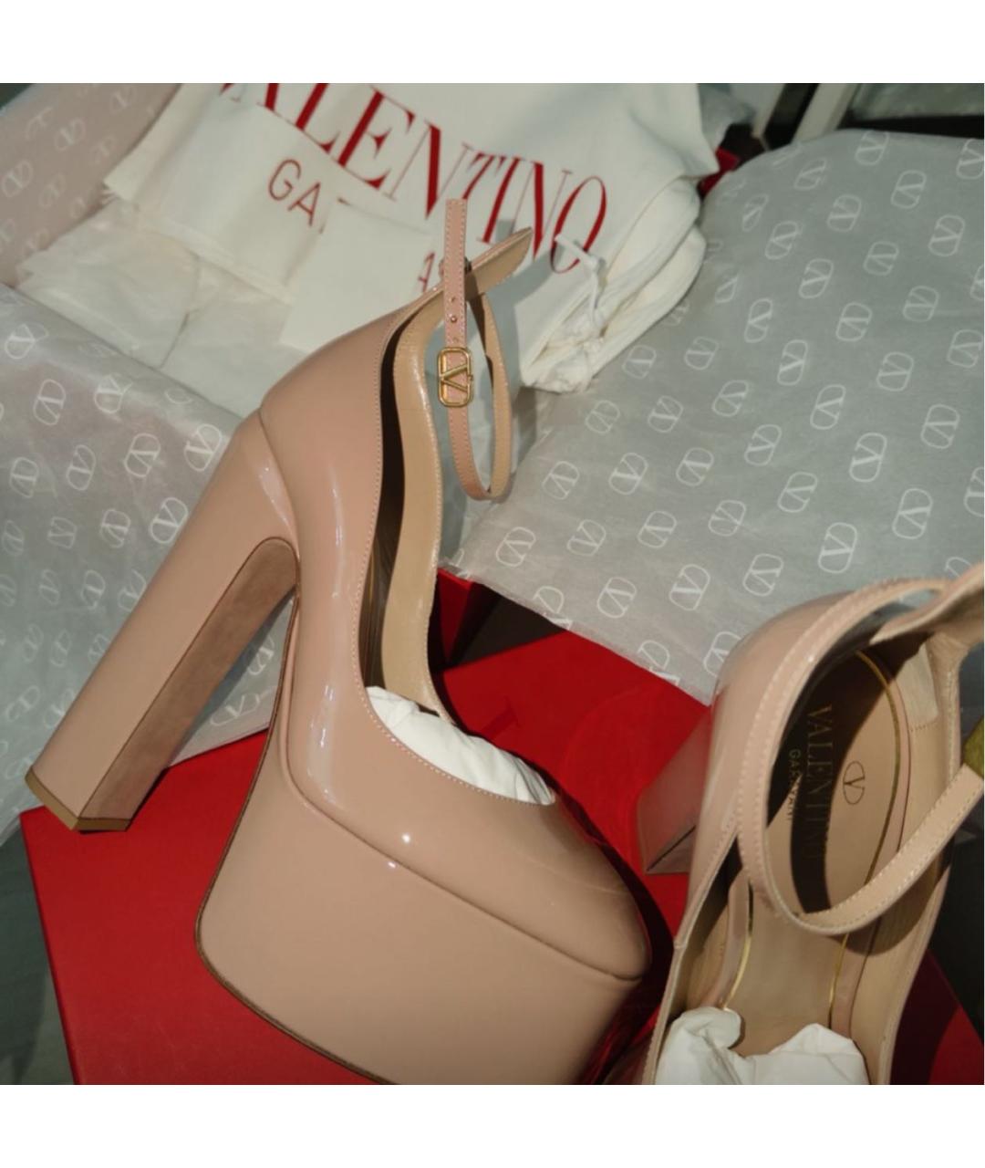 VALENTINO Бежевые туфли из лакированной кожи, фото 3
