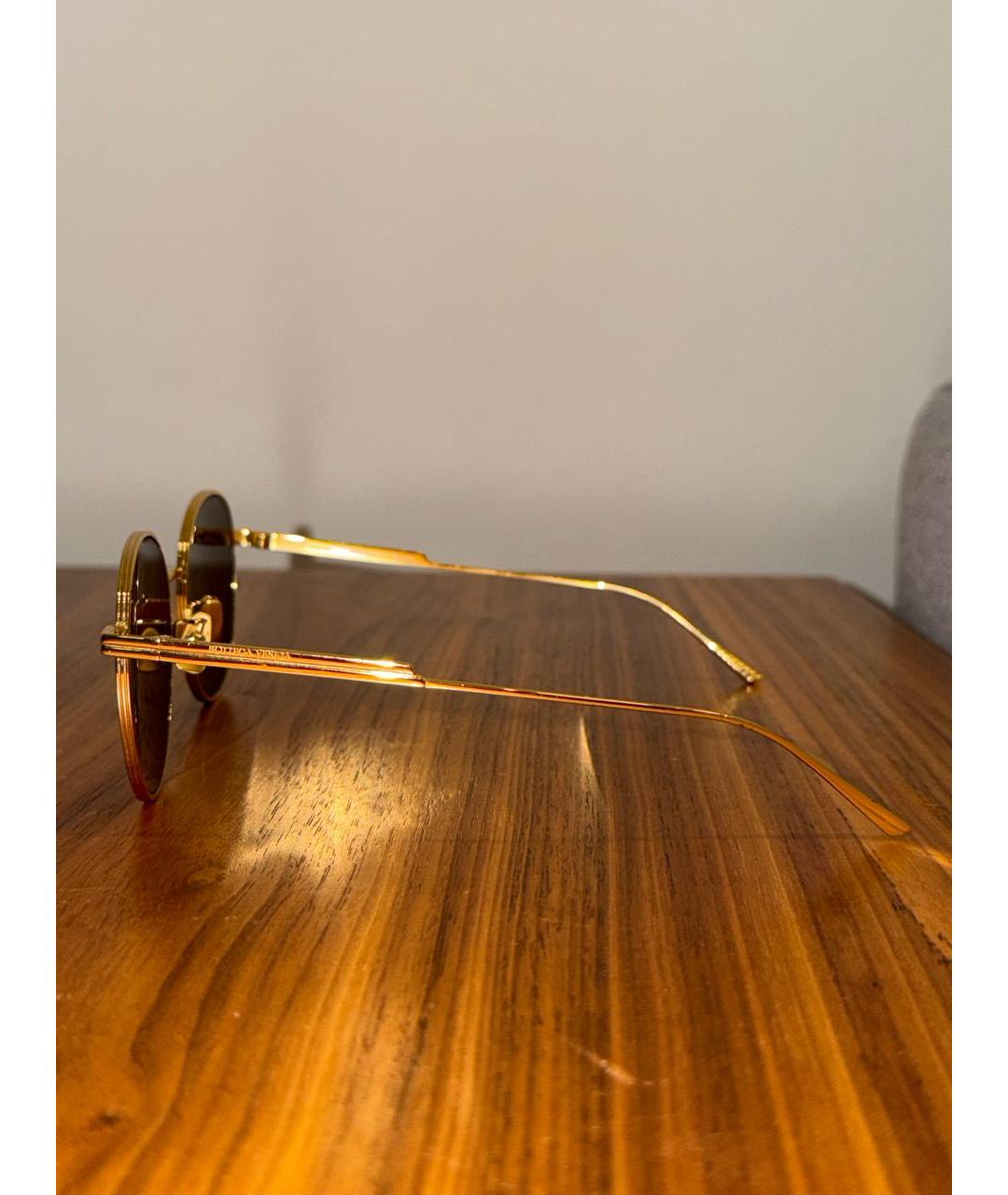 BOTTEGA VENETA Золотые металлические солнцезащитные очки, фото 4