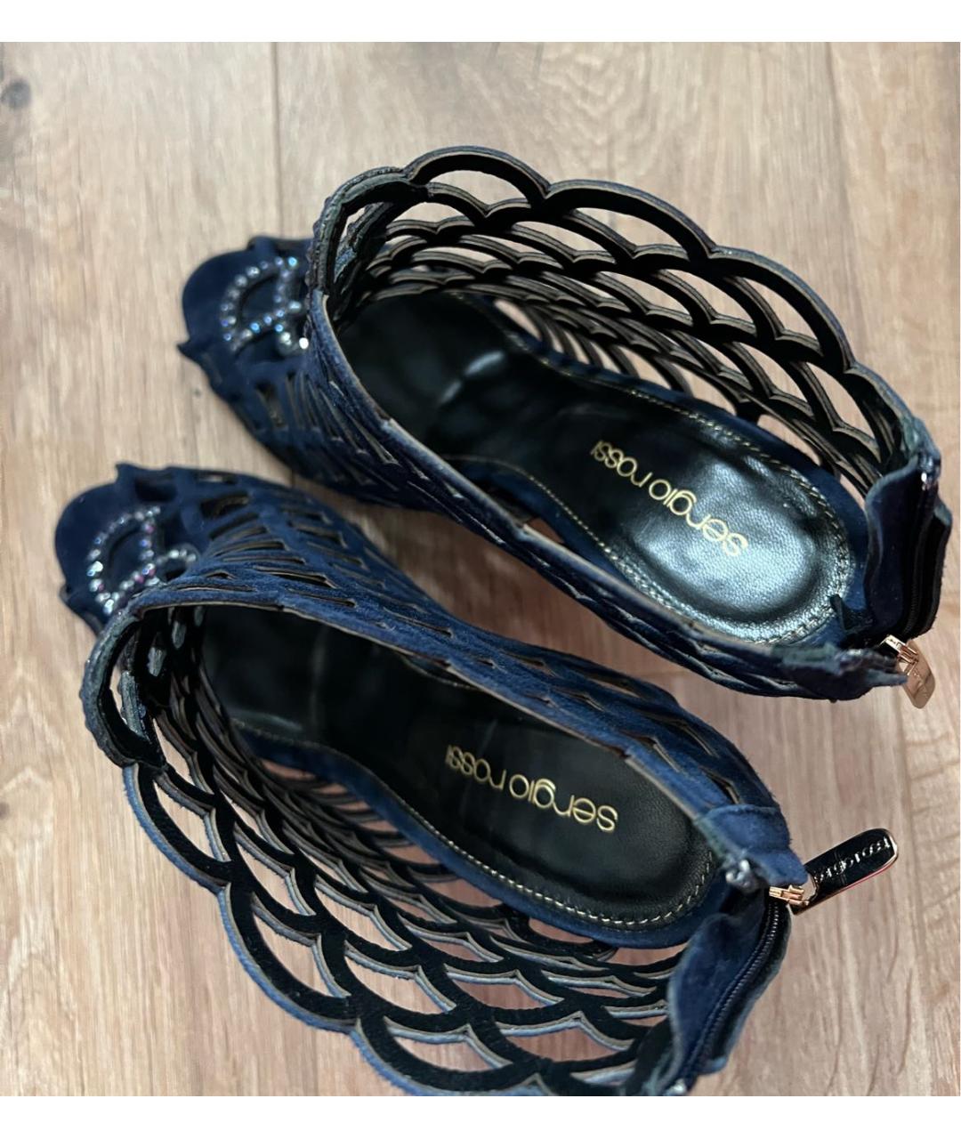 SERGIO ROSSI Темно-синие бархатные босоножки, фото 3