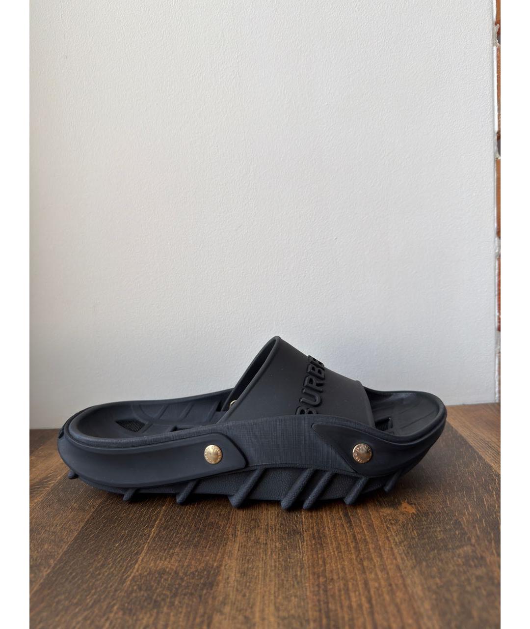 BURBERRY Черные резиновые шлепанцы, фото 7