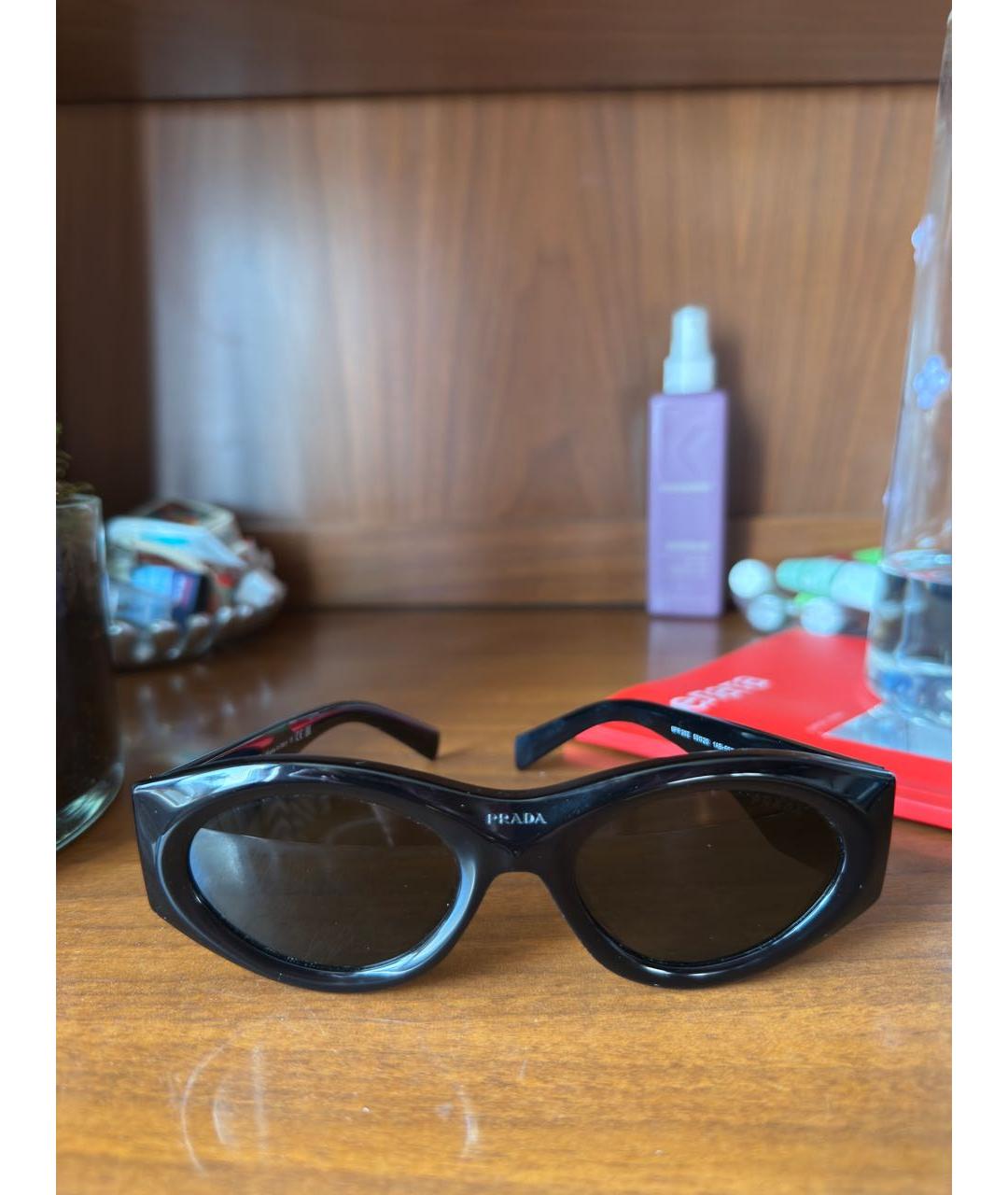 PRADA Черные пластиковые солнцезащитные очки, фото 5