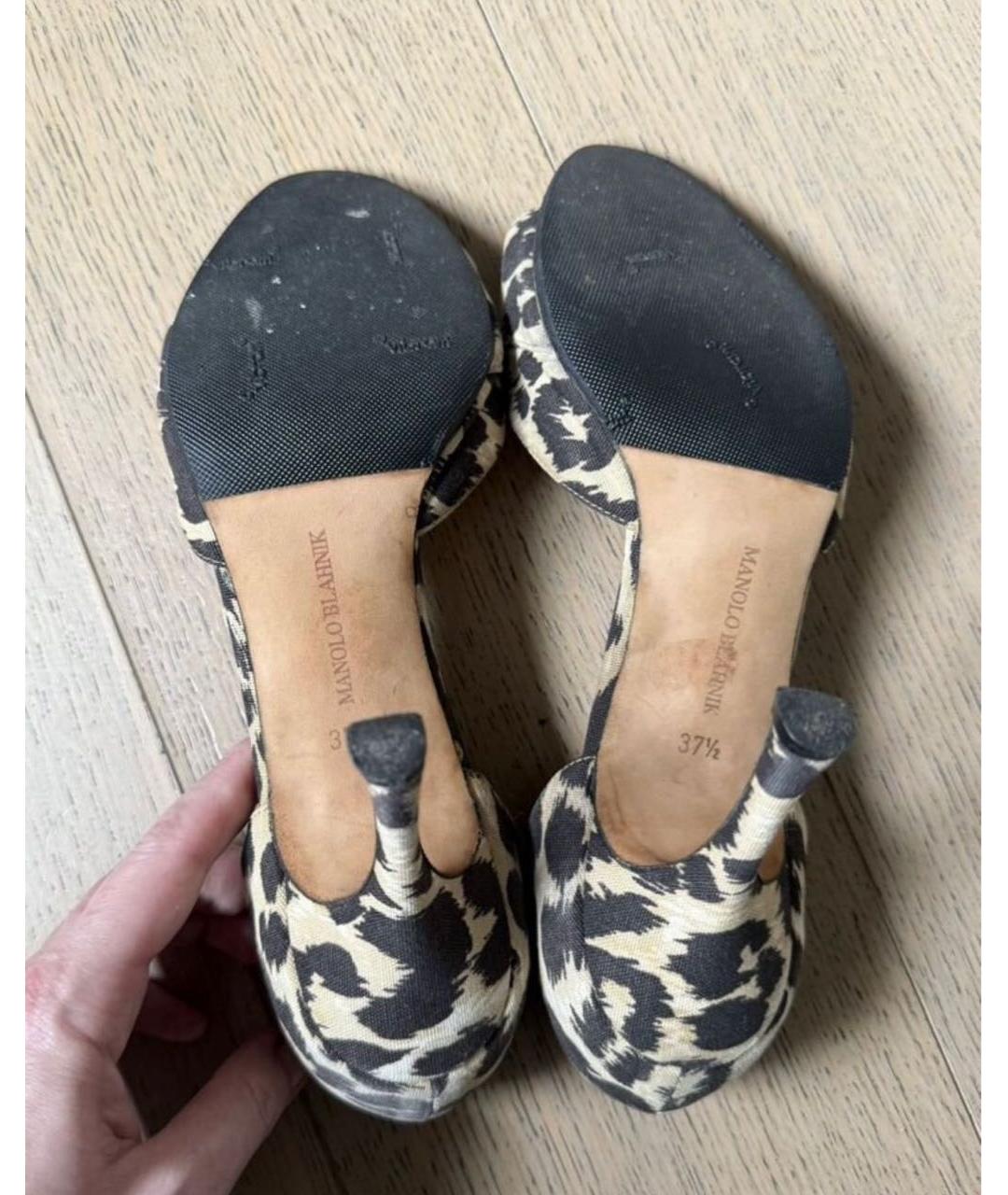 MANOLO BLAHNIK Коричневые текстильные босоножки, фото 3