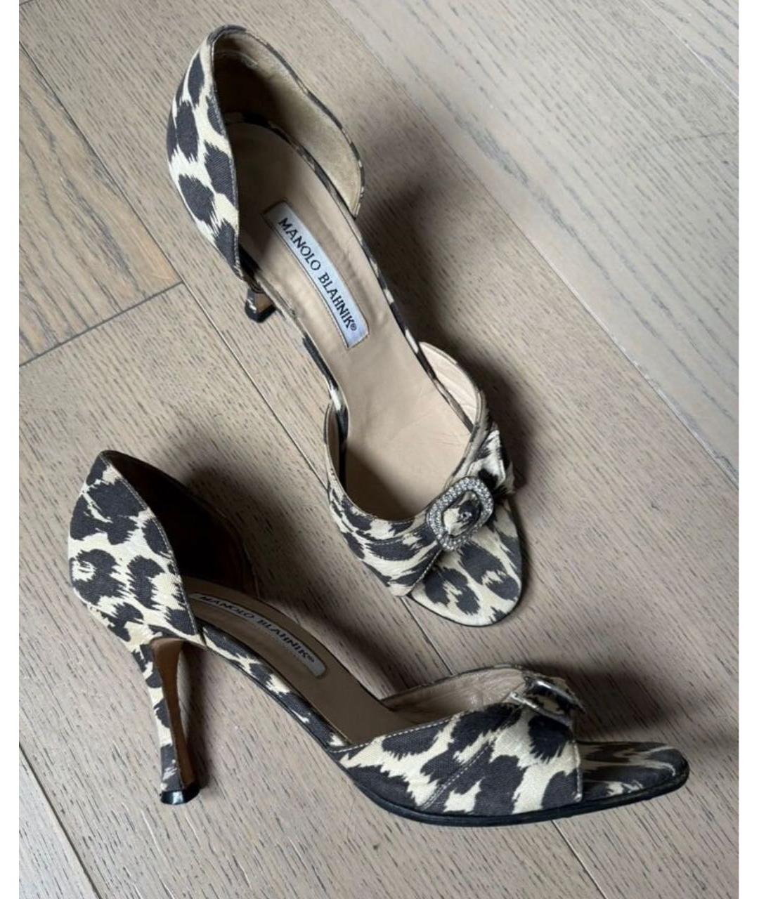 MANOLO BLAHNIK Коричневые текстильные босоножки, фото 2