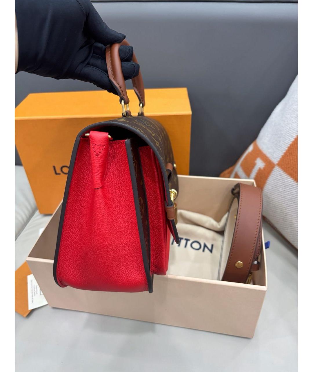 LOUIS VUITTON Красная кожаная сумка с короткими ручками, фото 3