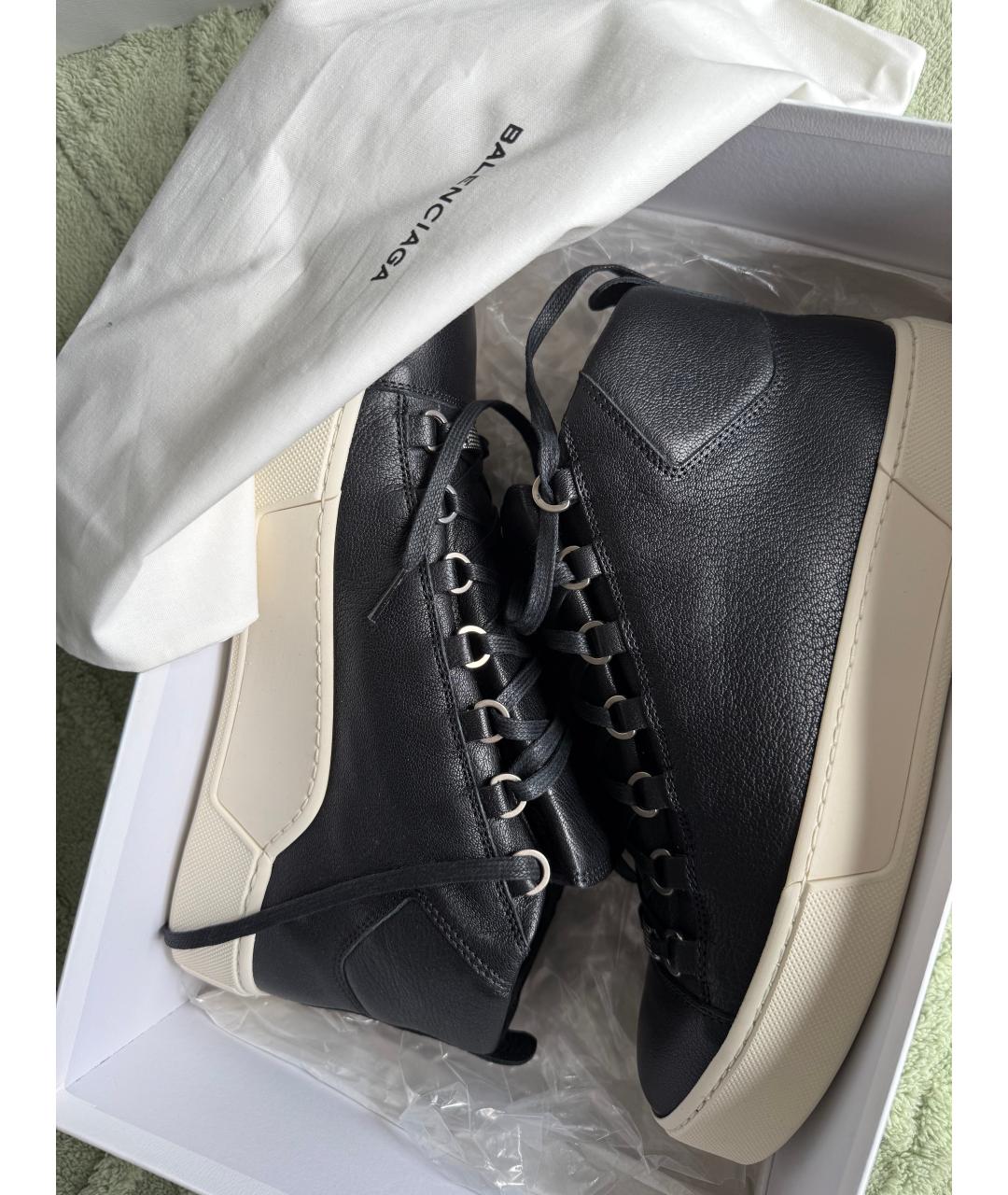 BALENCIAGA Черные кожаные высокие кроссовки / кеды, фото 2
