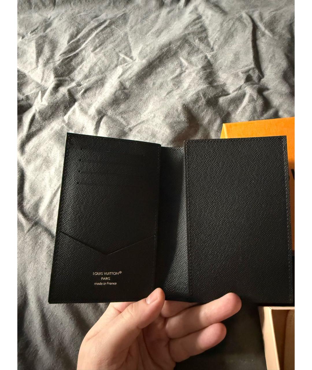 LOUIS VUITTON Черный кожаный кардхолдер, фото 3