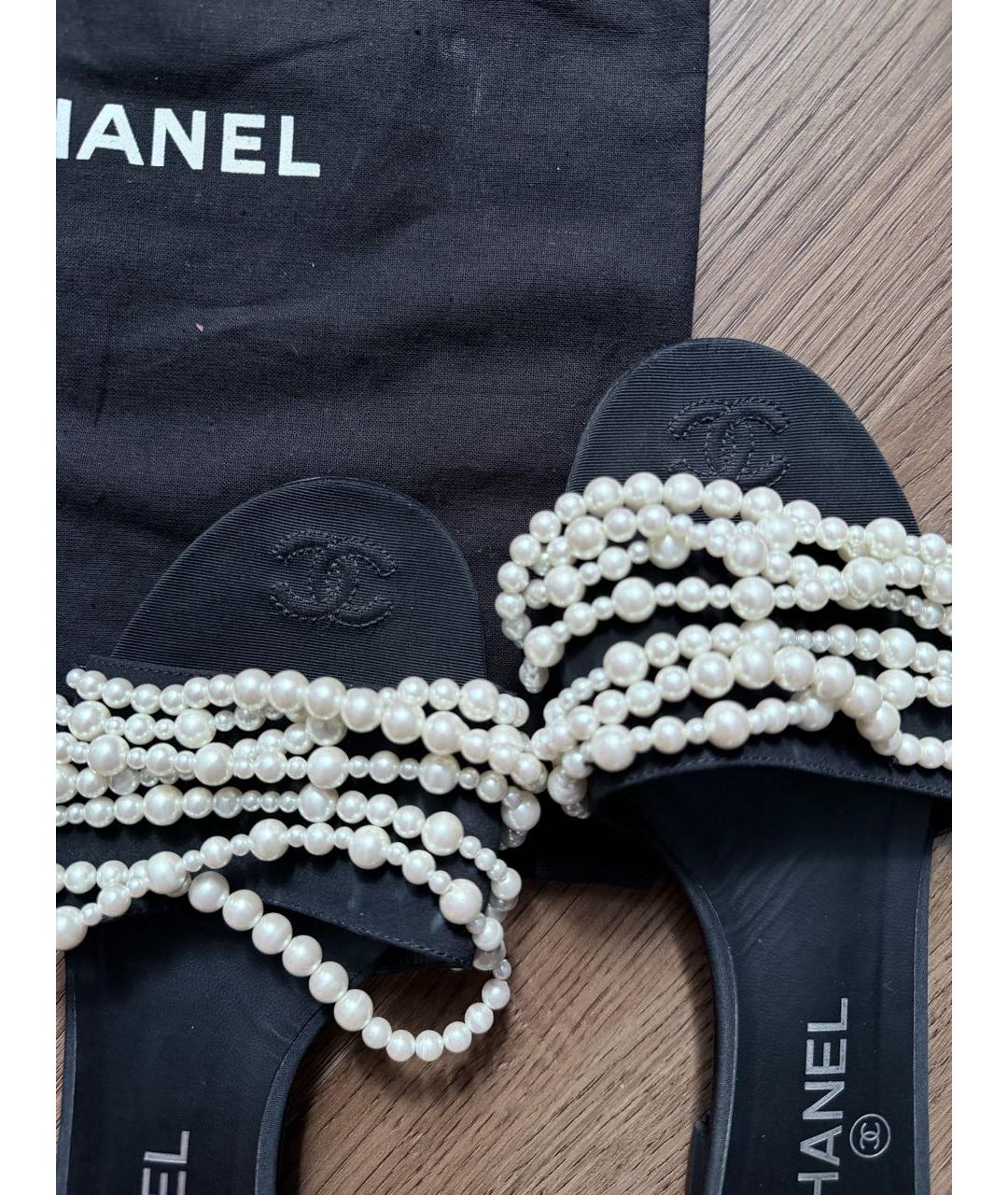 CHANEL Черные замшевые шлепанцы, фото 4