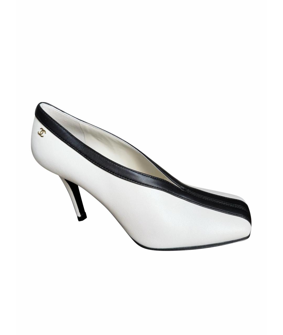 CHANEL Белые кожаные туфли, фото 1