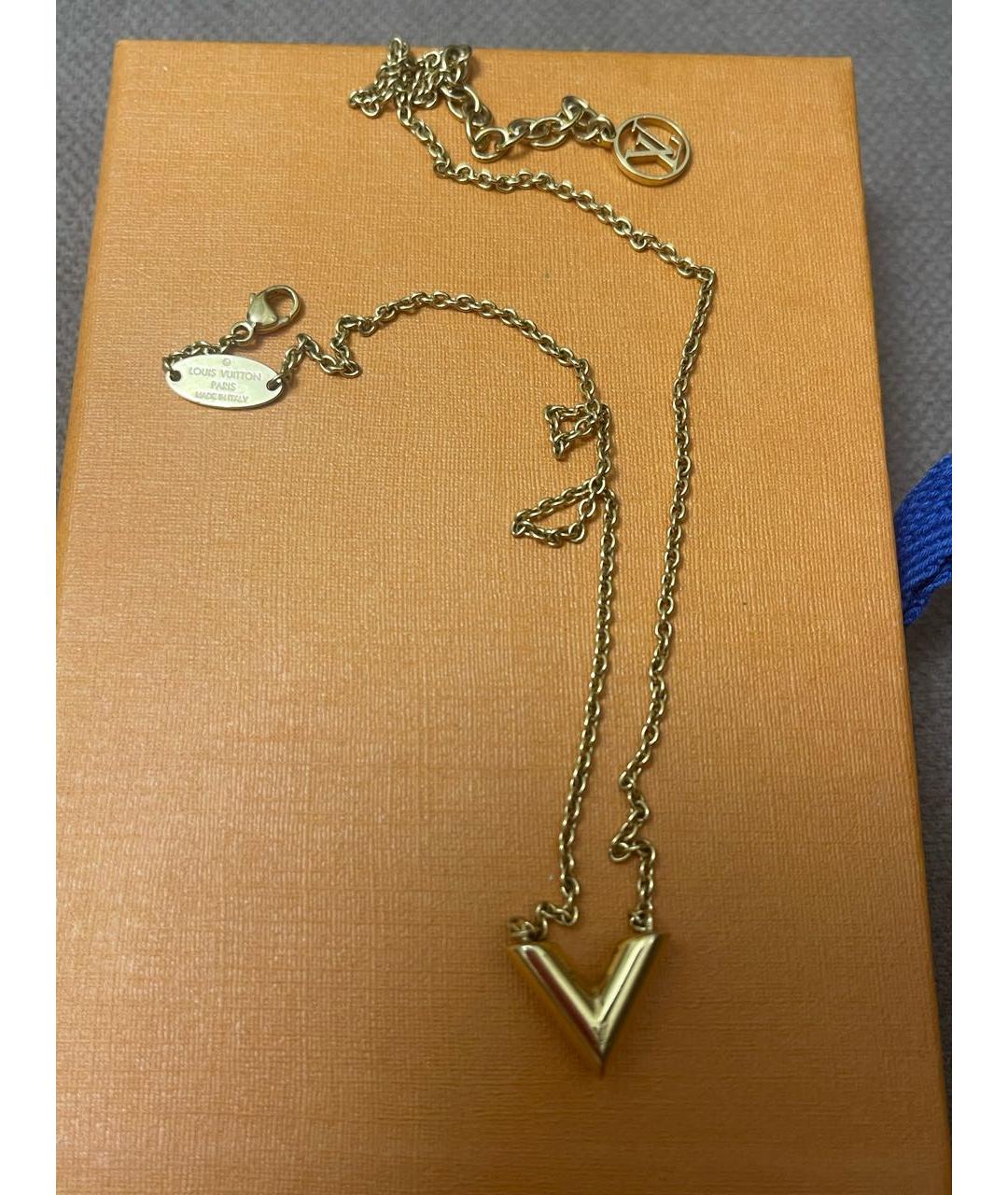 LOUIS VUITTON Золотая металлическая подвеска, фото 5