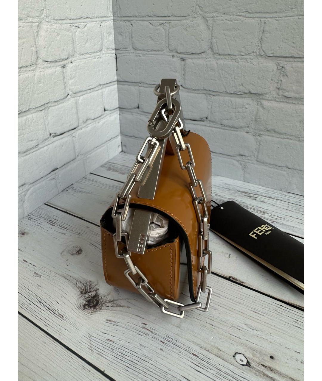FENDI Коричневая кожаная сумка с короткими ручками, фото 2