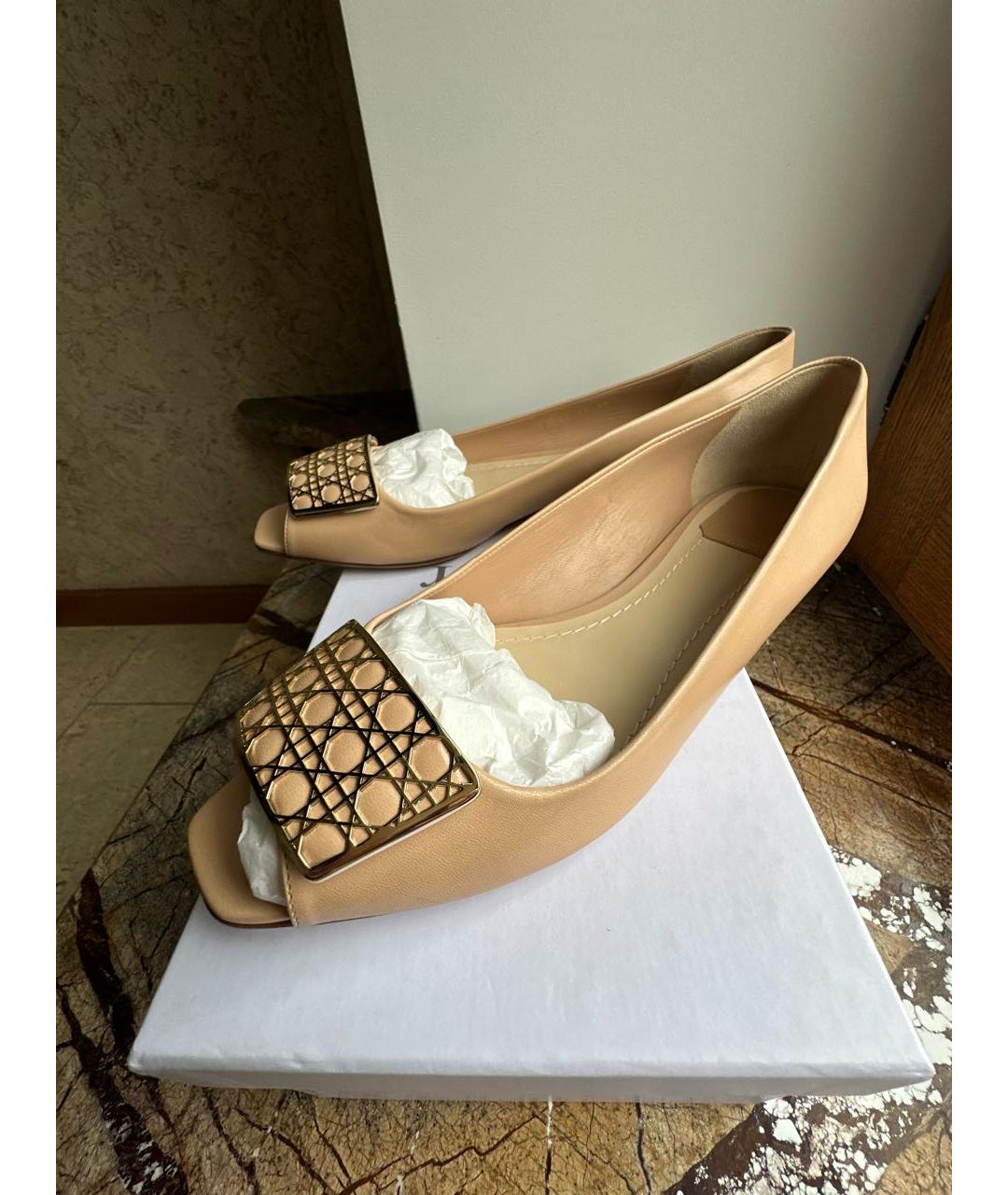 CHRISTIAN DIOR Бежевые кожаные балетки, фото 7