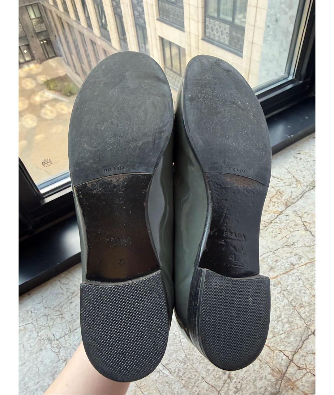 PRADA Серые балетки из лакированной кожи, фото 5