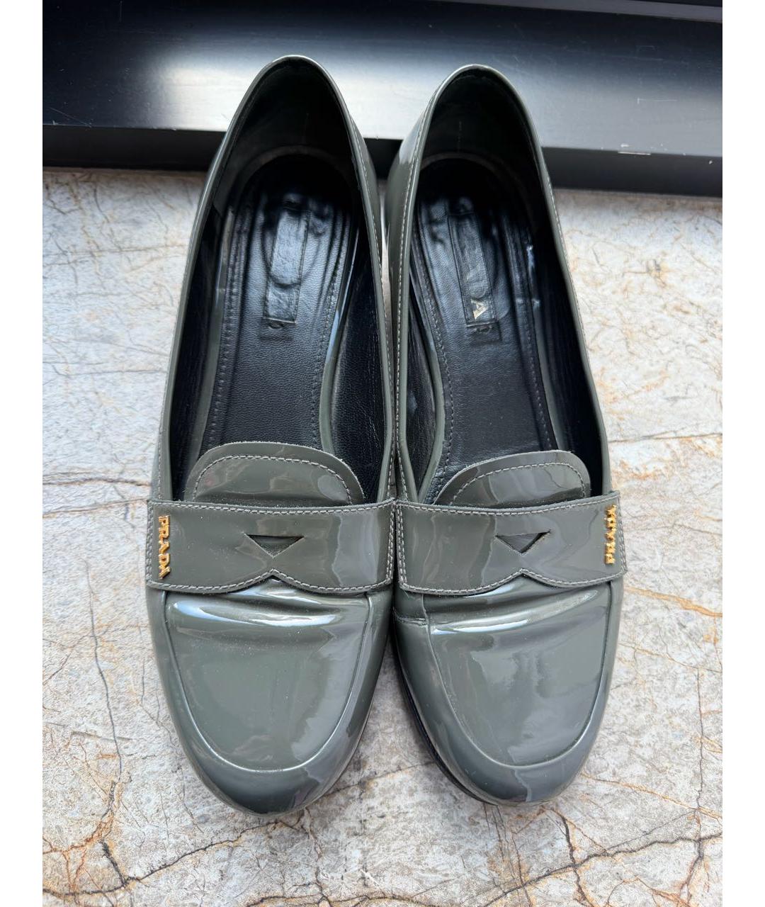 PRADA Серые балетки из лакированной кожи, фото 3