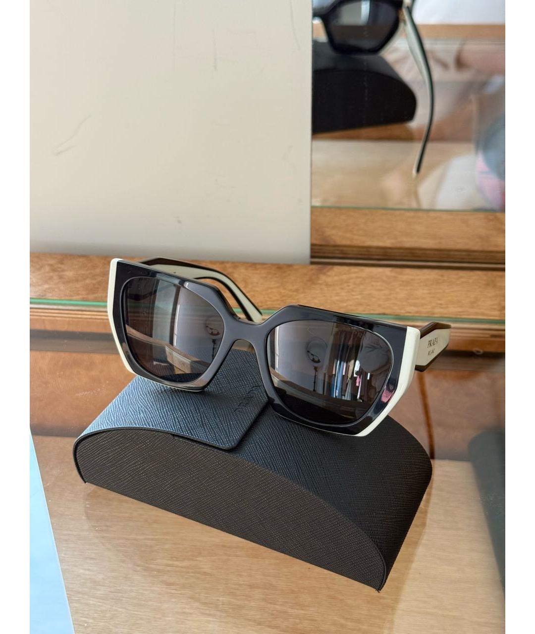 PRADA Черные пластиковые солнцезащитные очки, фото 4