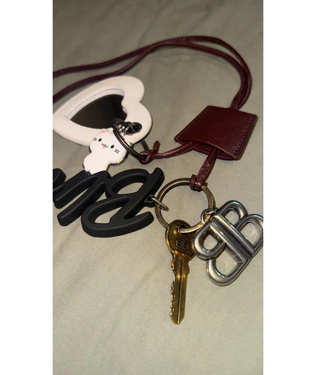 BALENCIAGA Бордовый брелок, фото 3