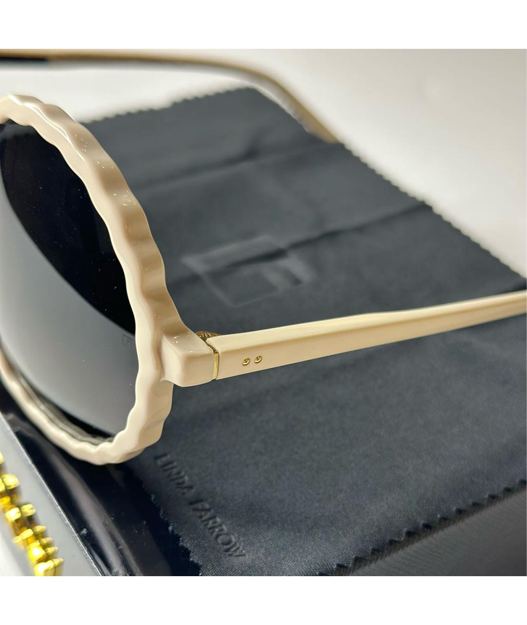 LINDA FARROW Бежевые пластиковые солнцезащитные очки, фото 3