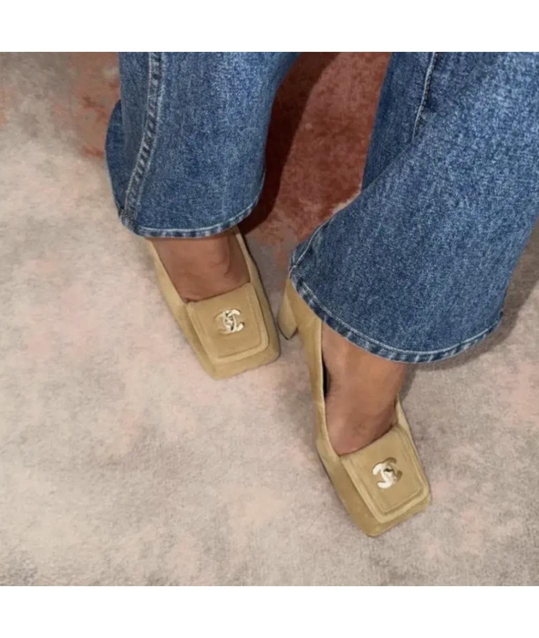 CHANEL Бежевые замшевые туфли, фото 2