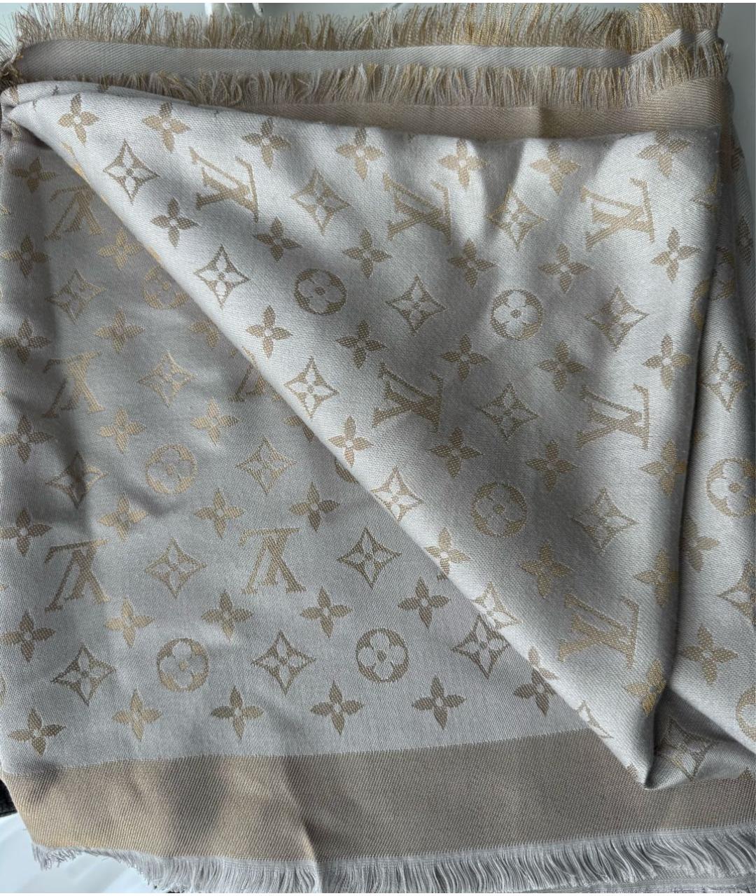 LOUIS VUITTON Бежевый шелковый платок, фото 3