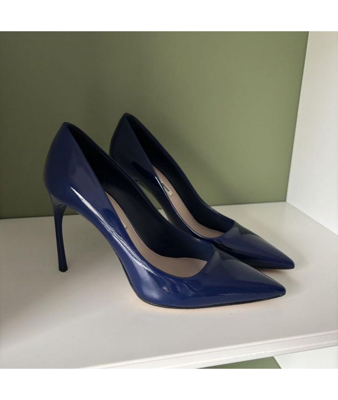 MIU MIU Темно-синие туфли из лакированной кожи, фото 4