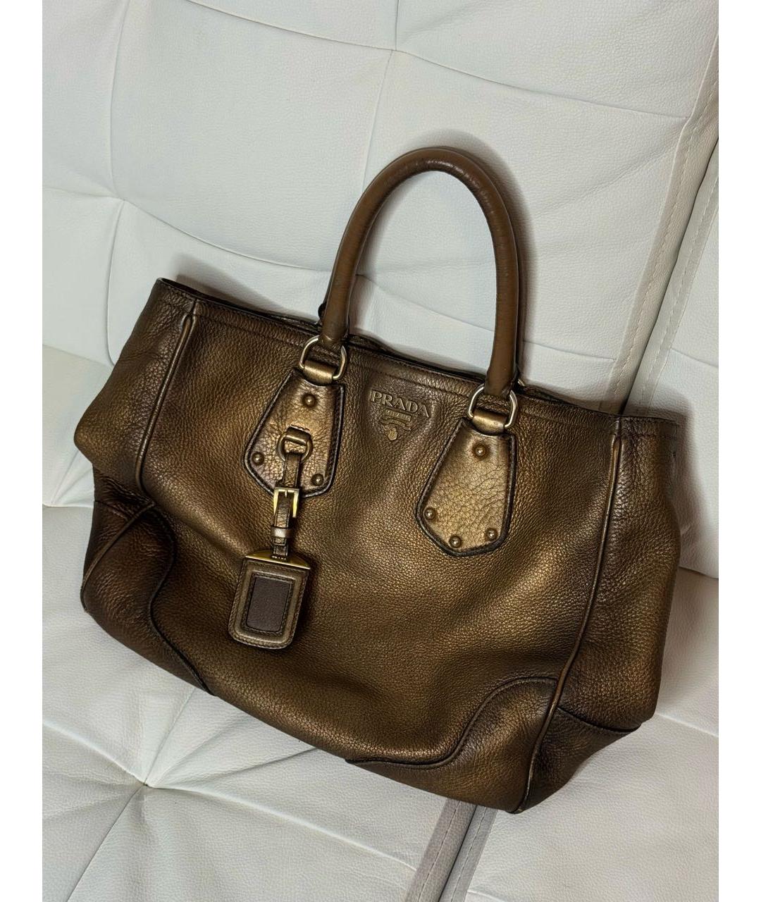 PRADA Золотая кожаная сумка тоут, фото 3