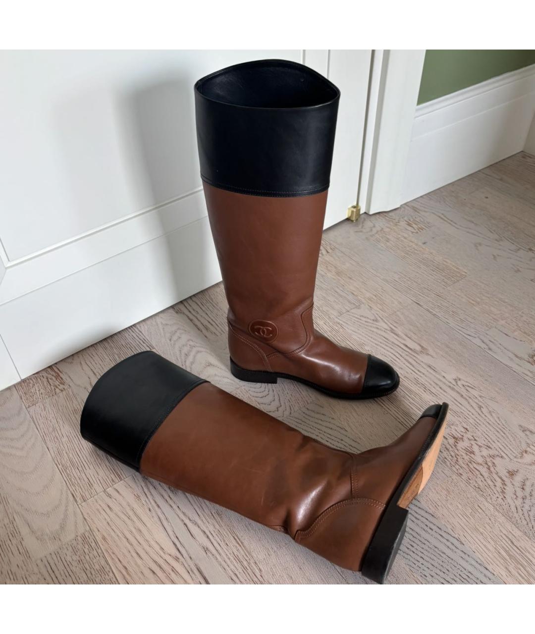 CHANEL Коричневые кожаные сапоги, фото 3
