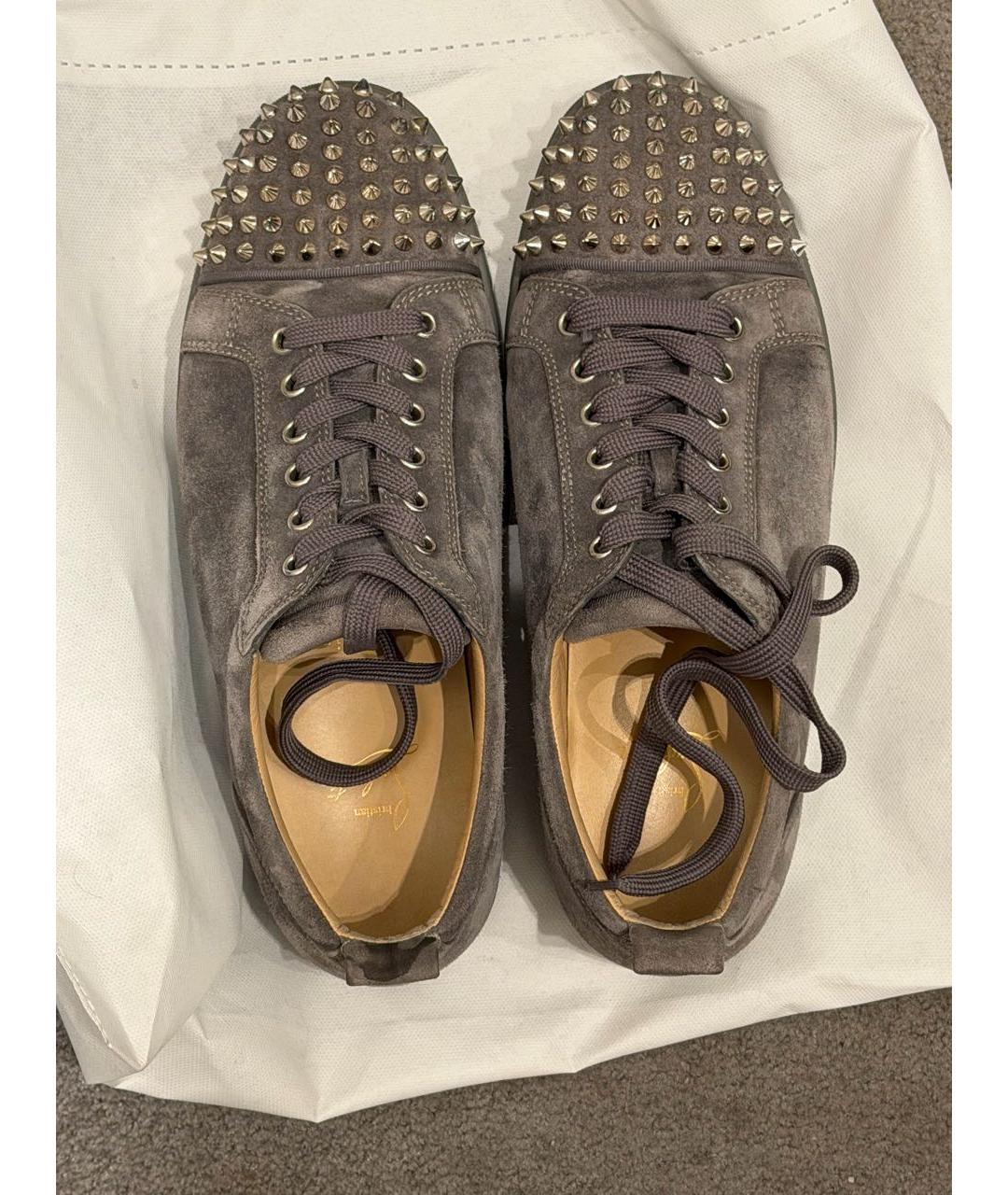 CHRISTIAN LOUBOUTIN Серые замшевые низкие кроссовки / кеды, фото 3