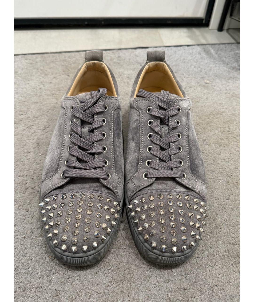 CHRISTIAN LOUBOUTIN Серые замшевые низкие кроссовки / кеды, фото 2