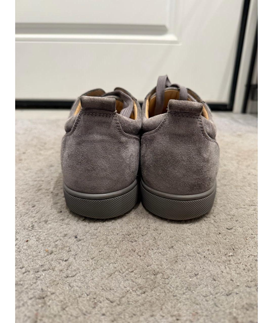 CHRISTIAN LOUBOUTIN Серые замшевые низкие кроссовки / кеды, фото 4