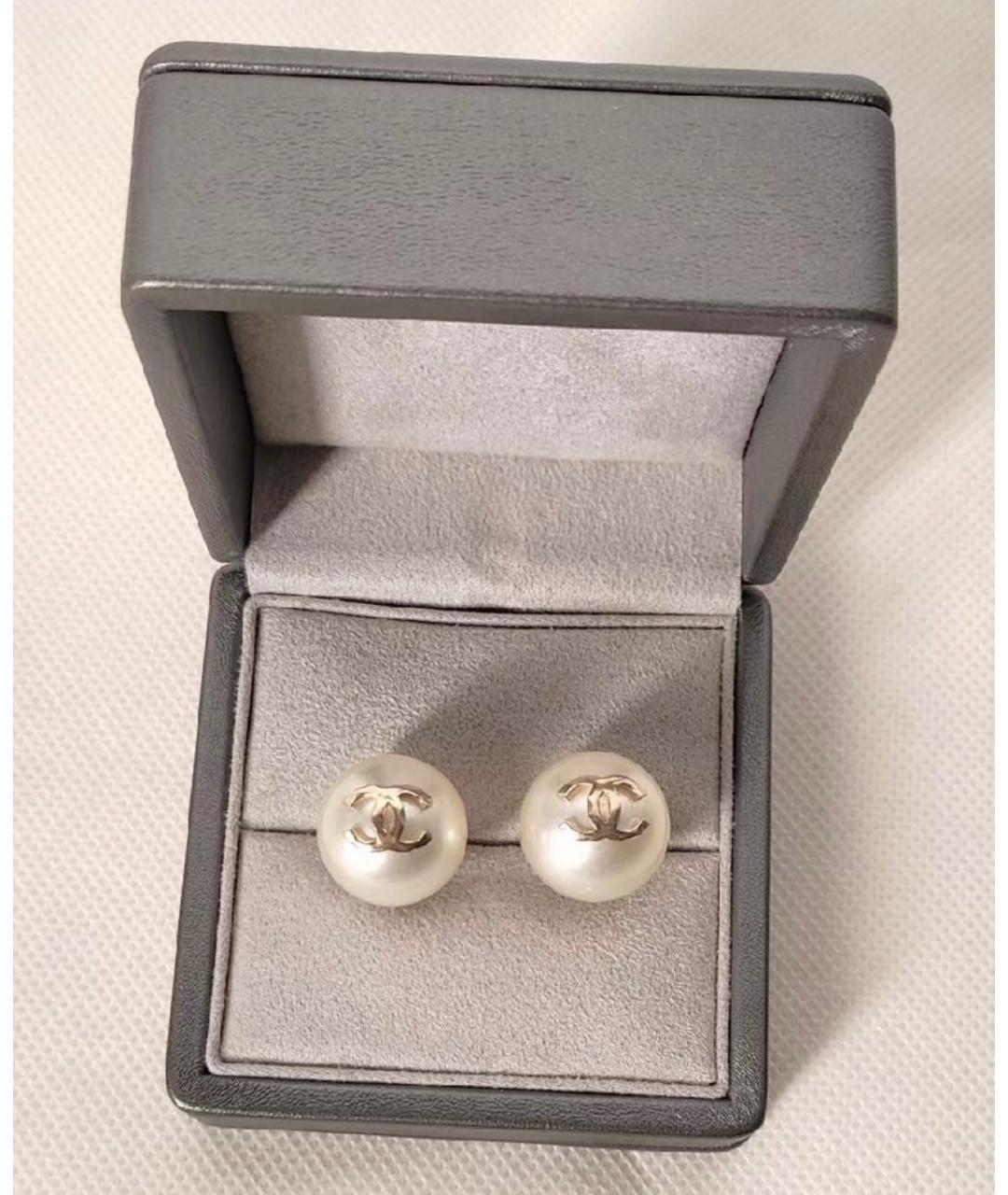 CHANEL Белые жемчужные серьги, фото 3