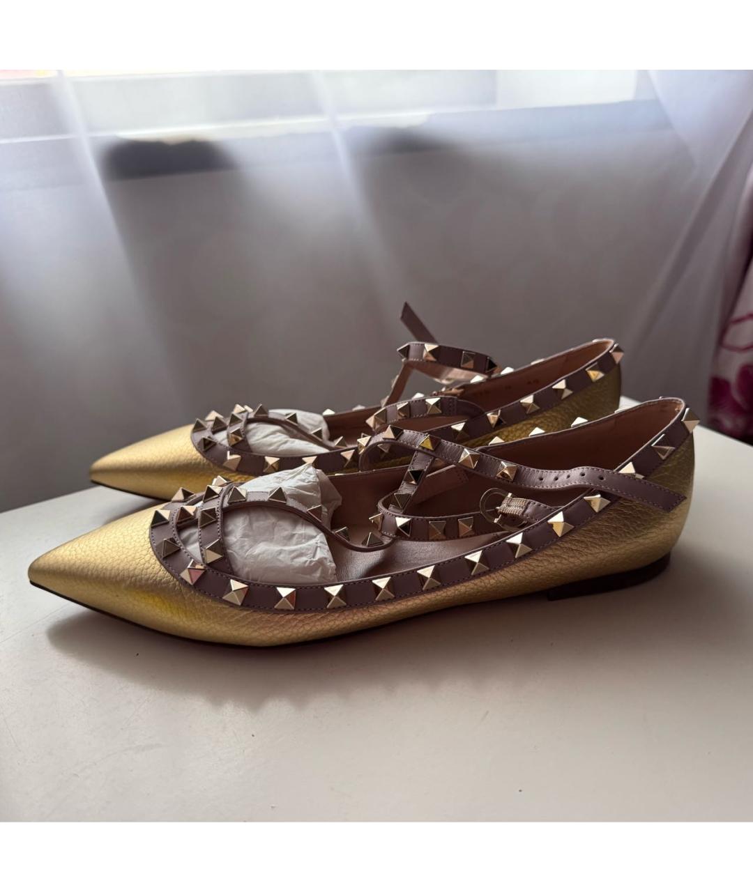 VALENTINO Золотые кожаные балетки, фото 6