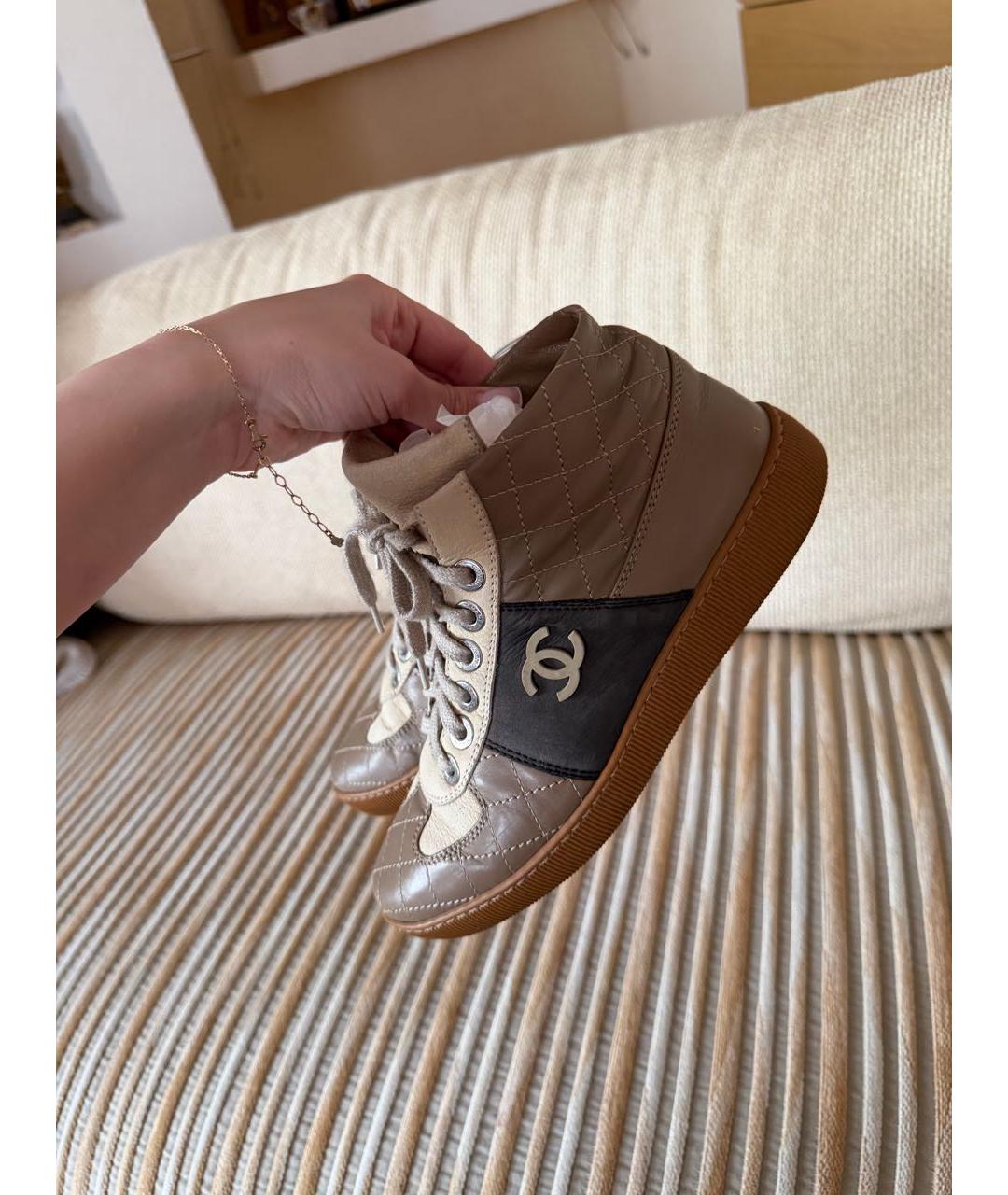 CHANEL Бежевые кожаные кеды, фото 5