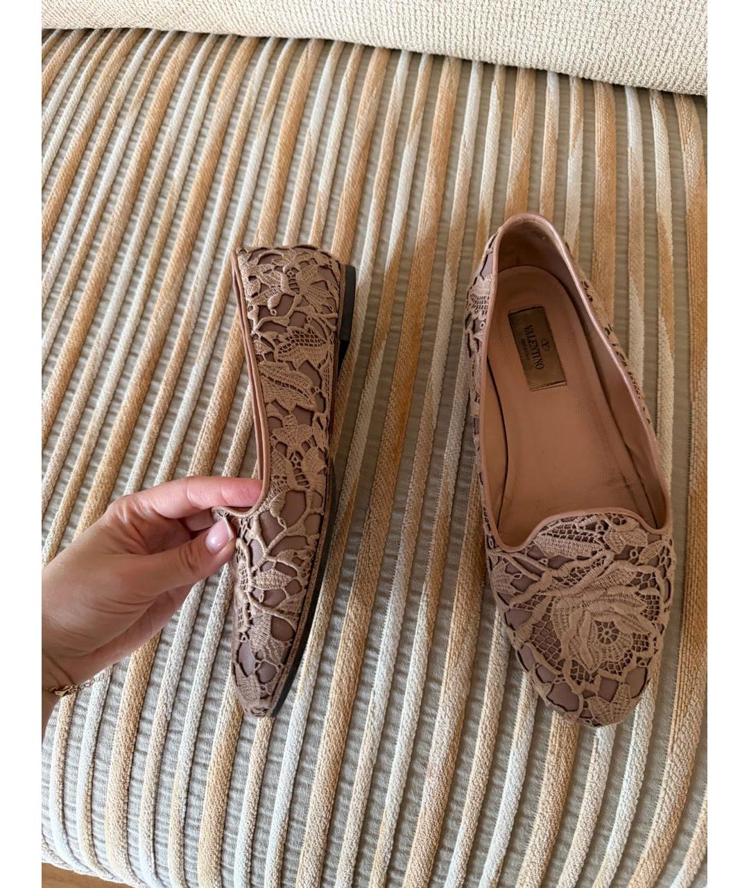 VALENTINO Бежевые кожаные балетки, фото 3