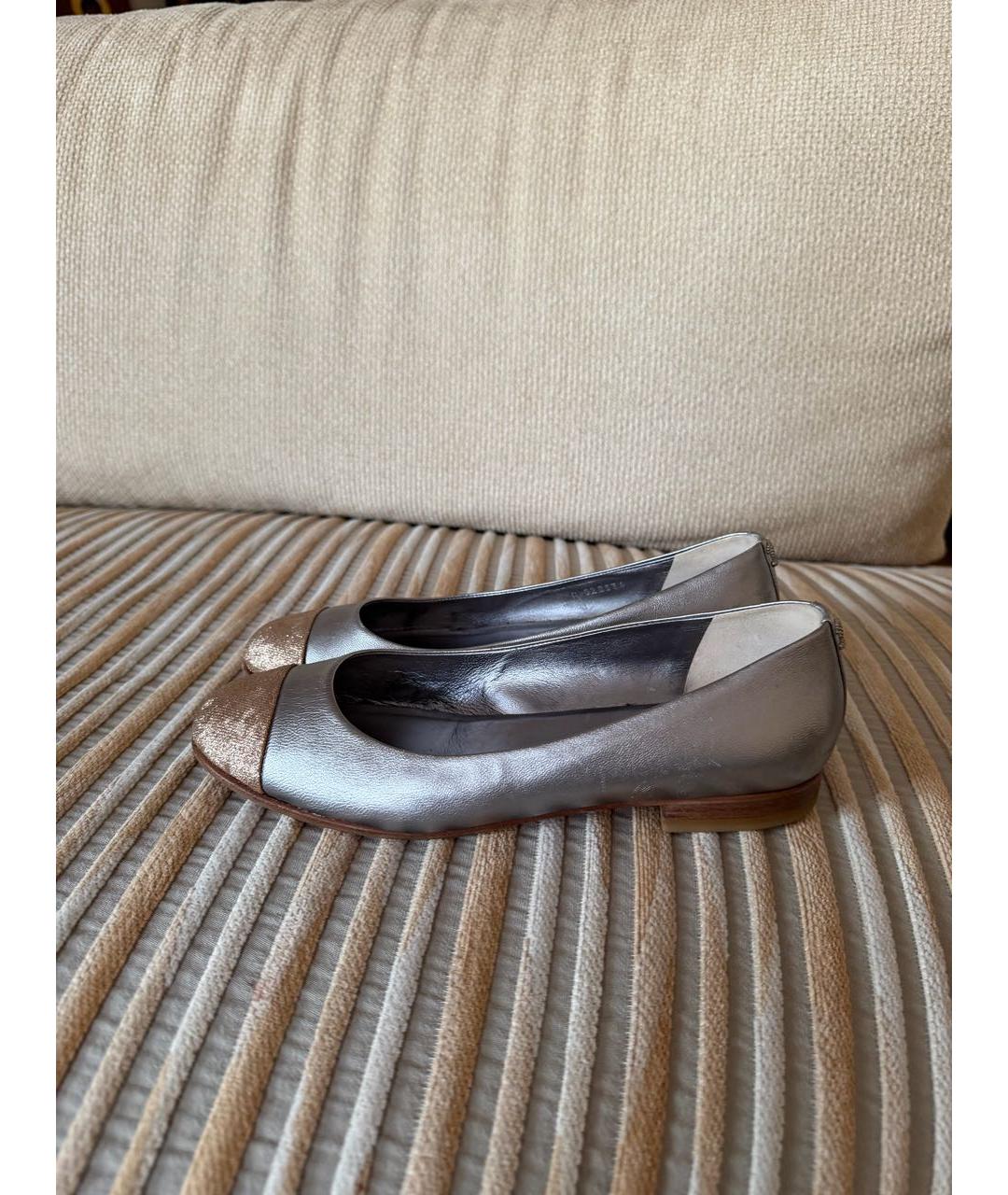 CHANEL Серые кожаные балетки, фото 3