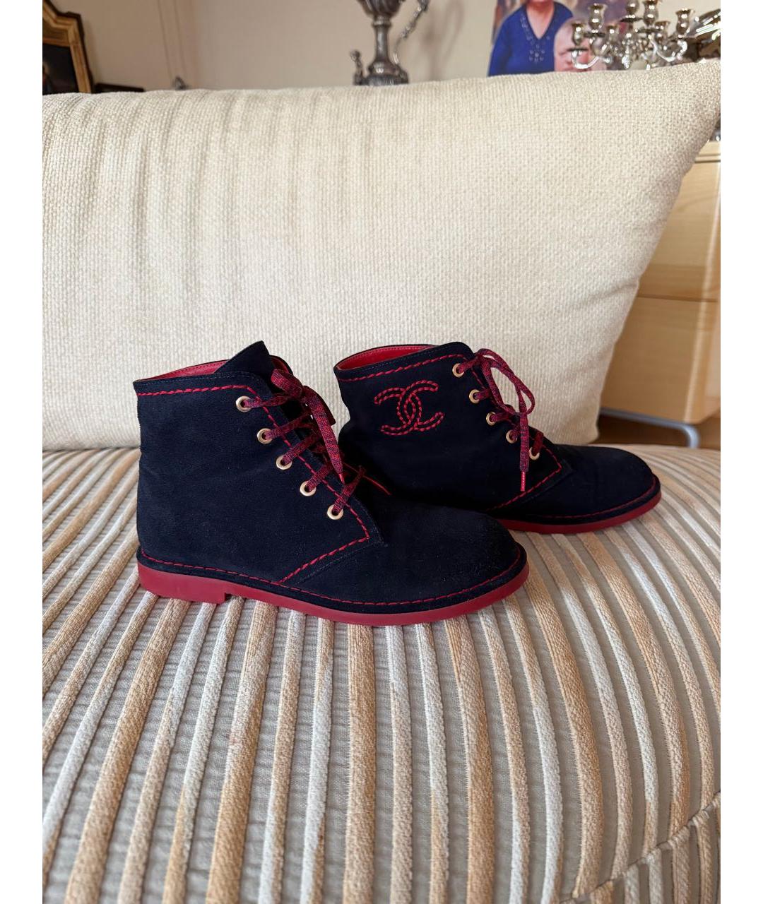 CHANEL Темно-синие замшевые ботинки, фото 6
