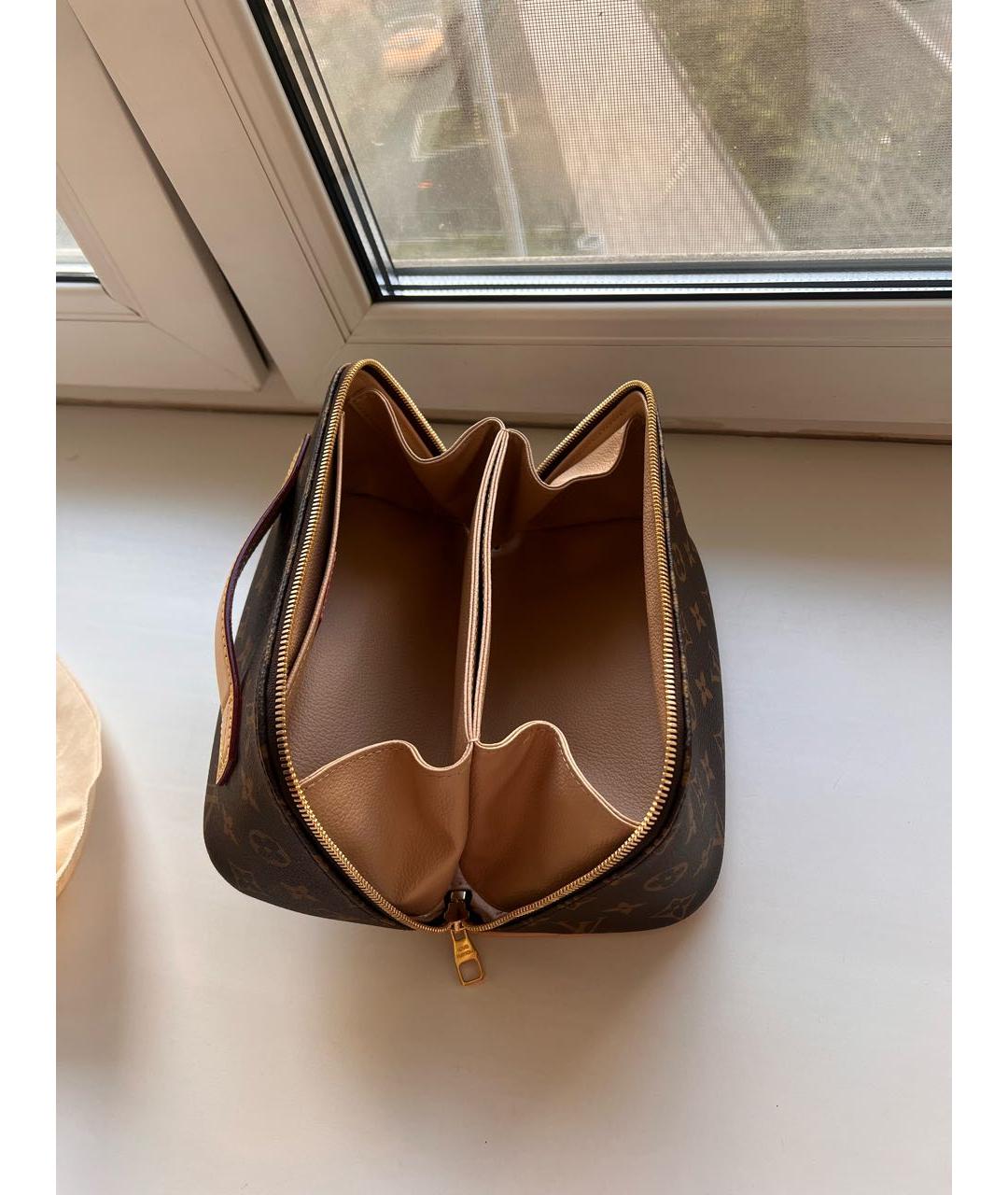 LOUIS VUITTON Коричневая кожаная косметичка, фото 2