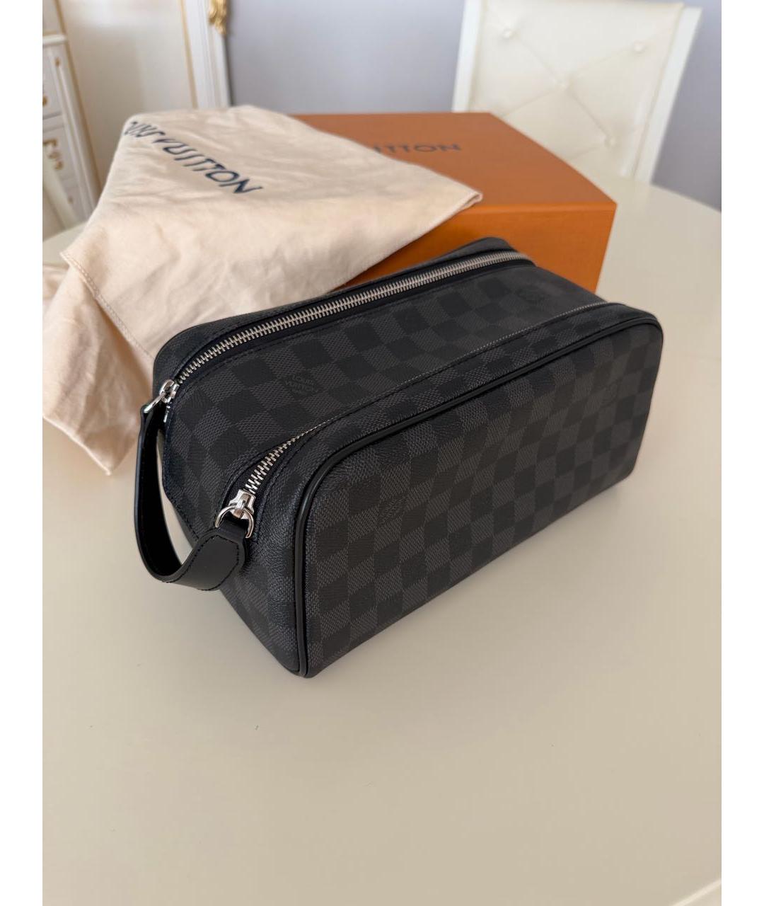 LOUIS VUITTON Черная косметичка, фото 8