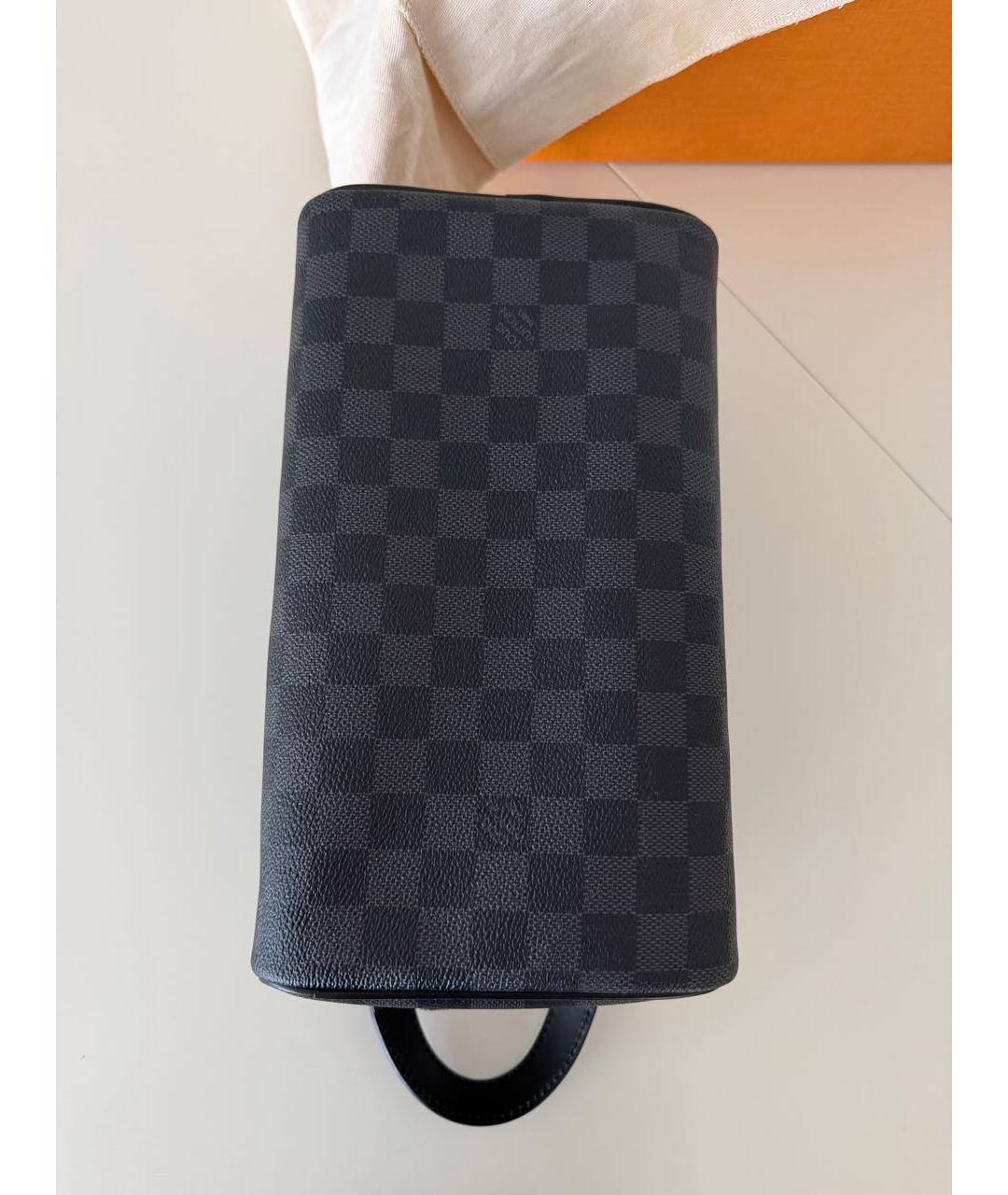 LOUIS VUITTON Черная косметичка, фото 3