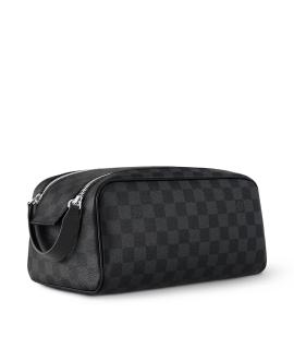 LOUIS VUITTON Косметичка