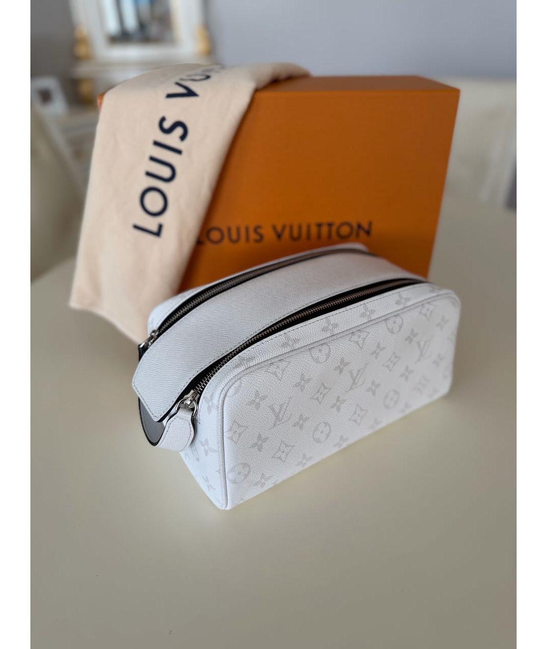LOUIS VUITTON Белая косметичка, фото 8