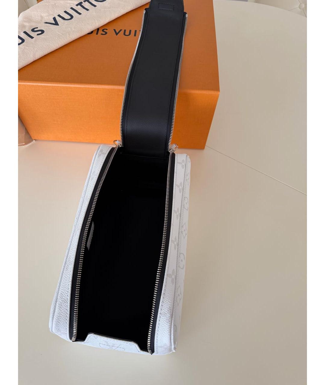 LOUIS VUITTON Белая косметичка, фото 6