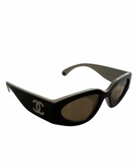 CHANEL Солнцезащитные очки