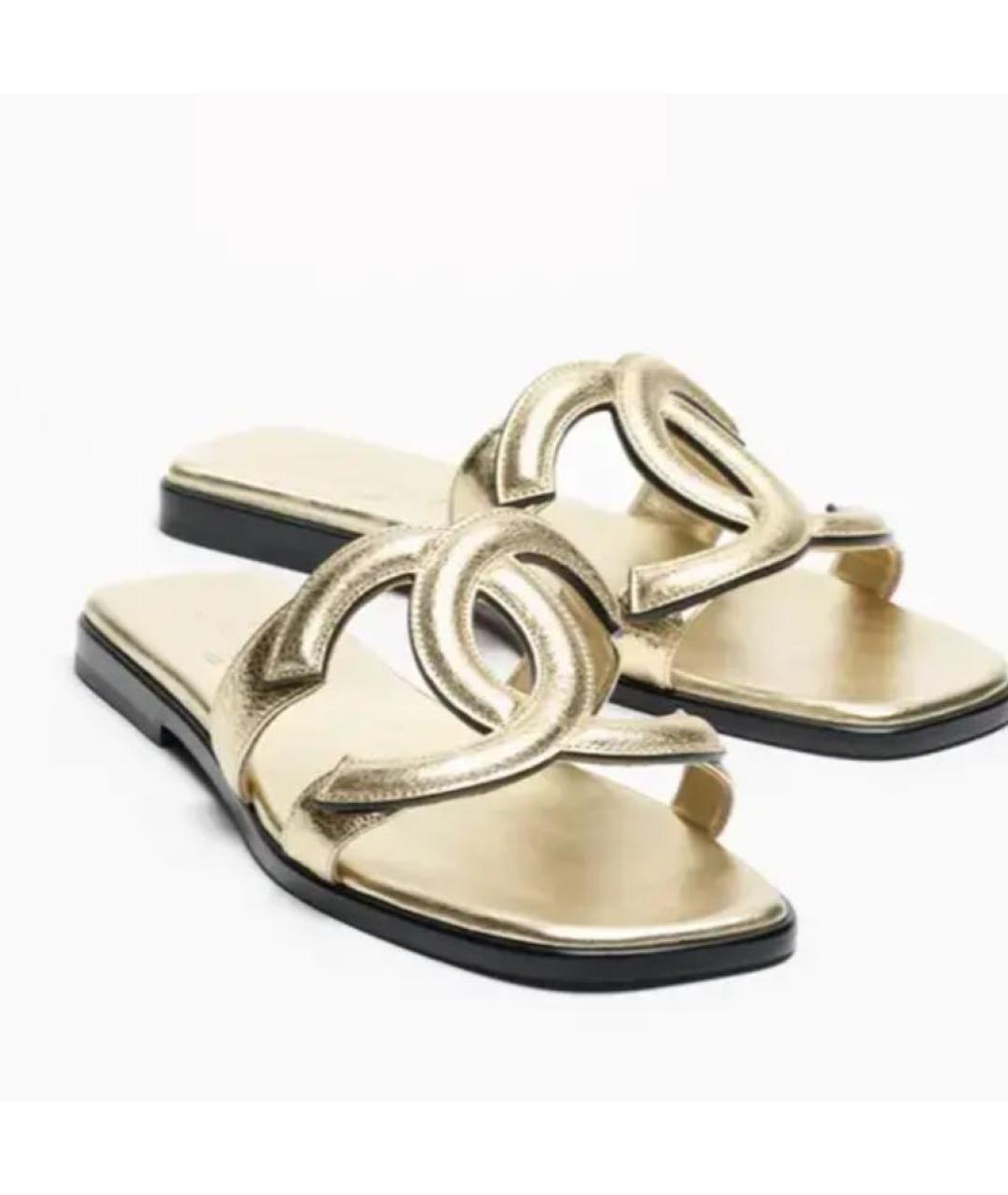 CHANEL Золотые кожаные шлепанцы, фото 2