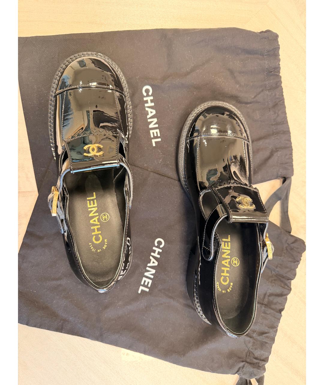 CHANEL Черные лоферы из лакированной кожи, фото 3