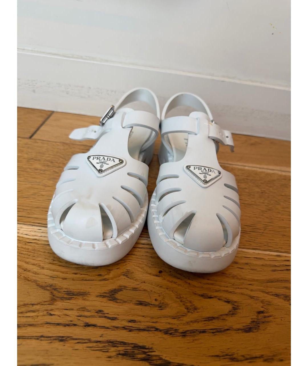 PRADA Белые резиновые сандалии, фото 2