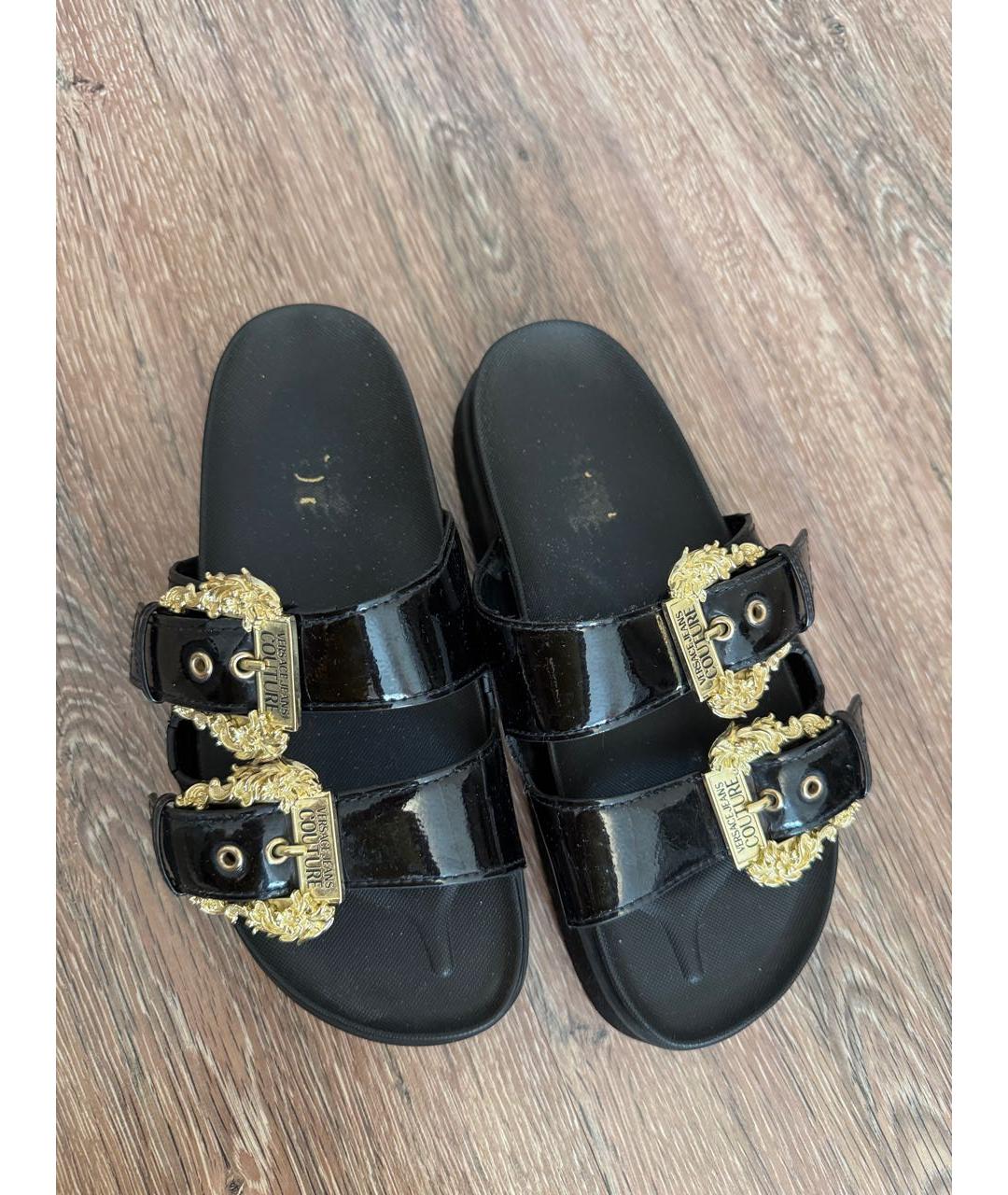 VERSACE JEANS COUTURE Черные сандалии из лакированной кожи, фото 4