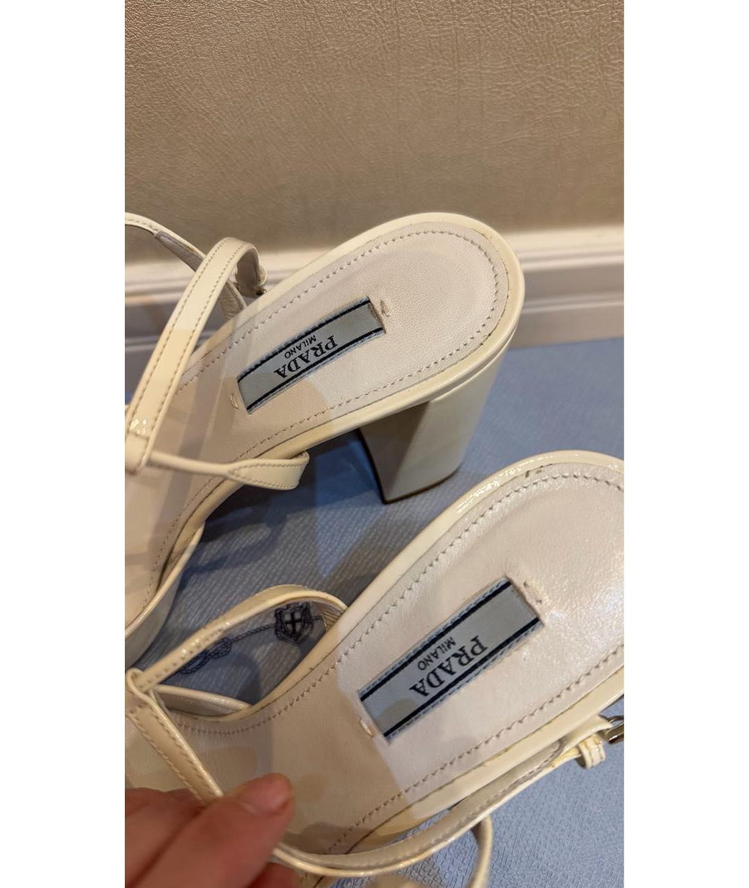 PRADA Белые туфли из лакированной кожи, фото 3