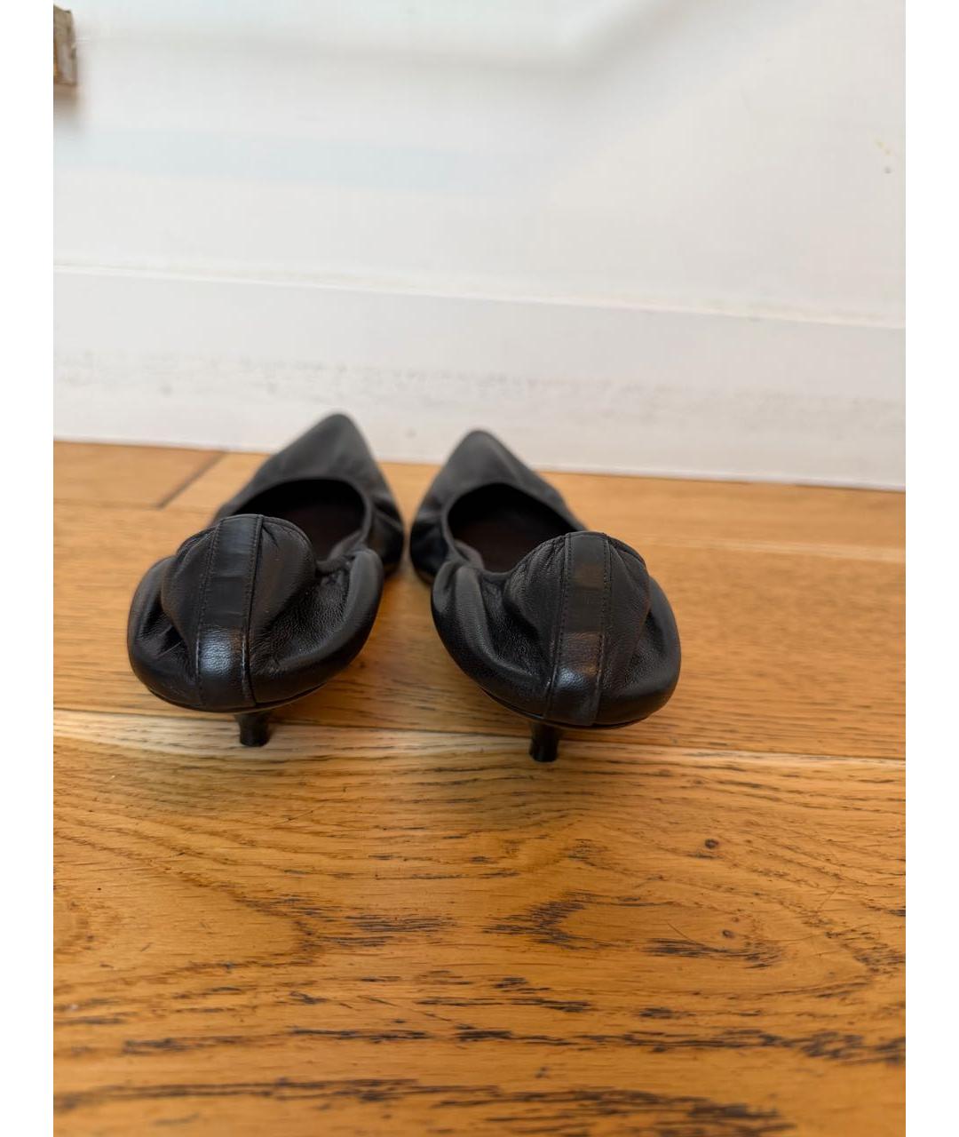 THE ROW Черные кожаные лодочки на низком каблуке, фото 4