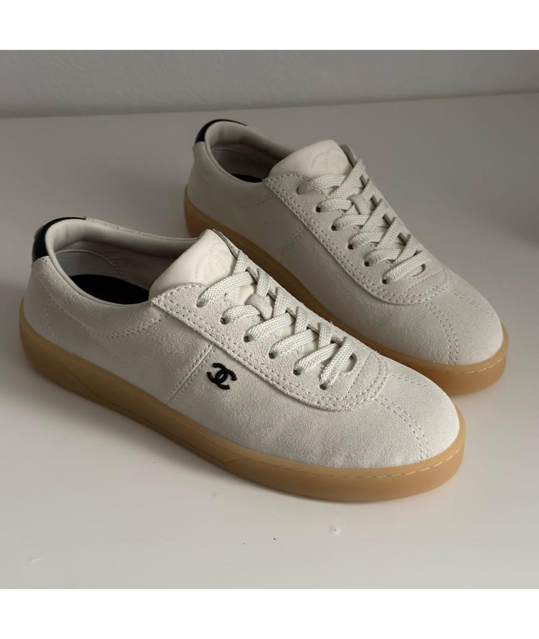 CHANEL Белые замшевые кеды, фото 5