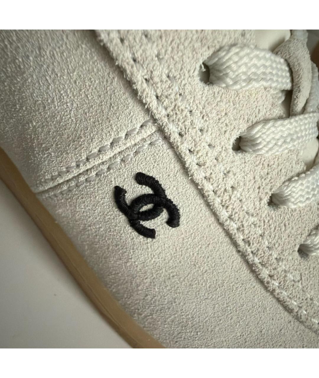 CHANEL Белые замшевые кеды, фото 6
