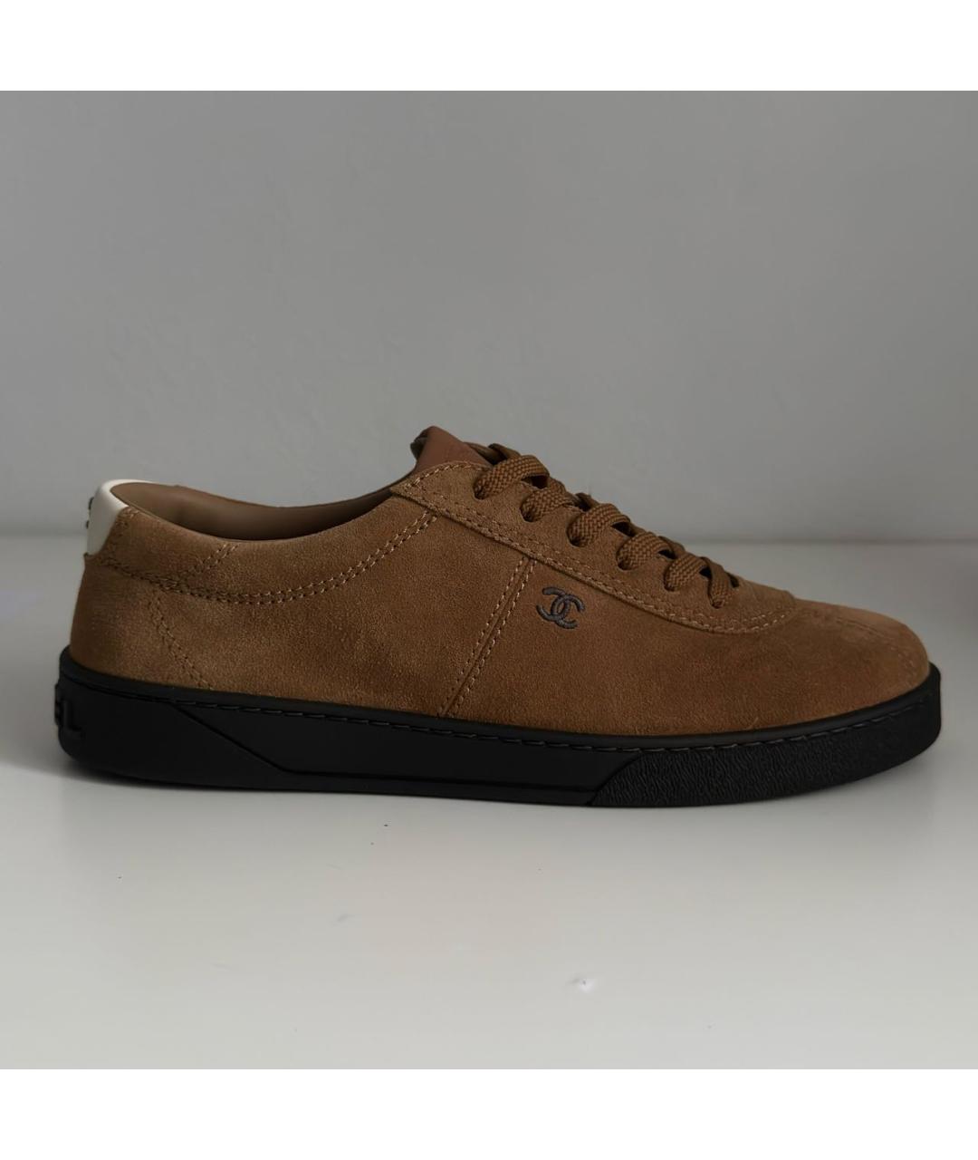 CHANEL Коричневые замшевые кеды, фото 9